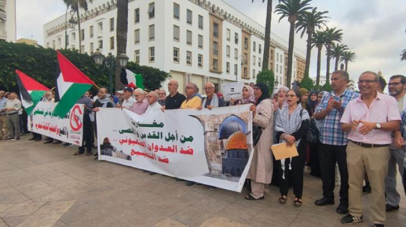 مغاربة يحتجون لإغلاق مكتب الاتصال الإسرائيلي: "نضال مستمر لإسقاط التطبيع"